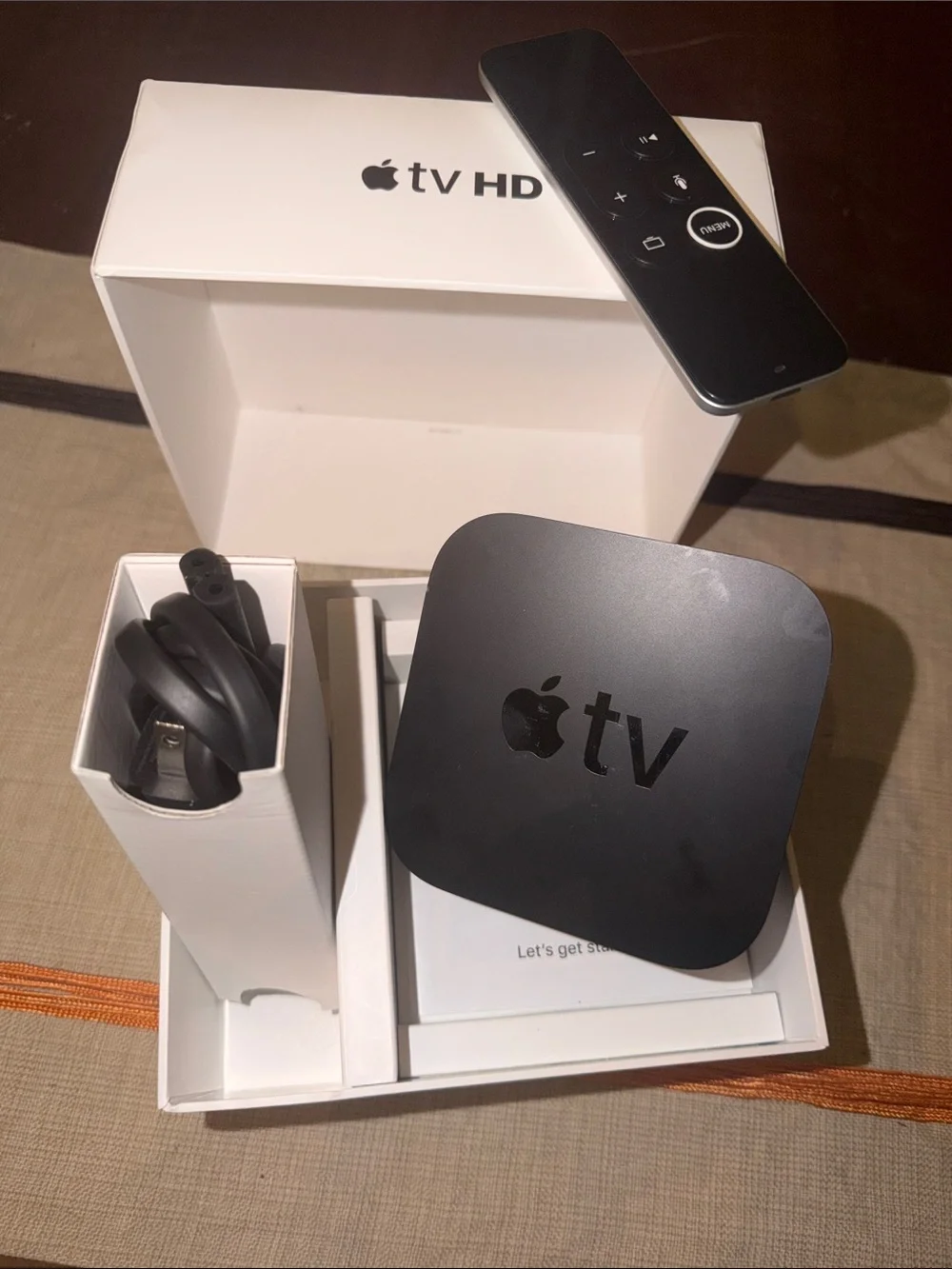 Apple TV HD 32GB (4th Gen) A1625 w/ Siri Remote, Box, Power and lighting Cable